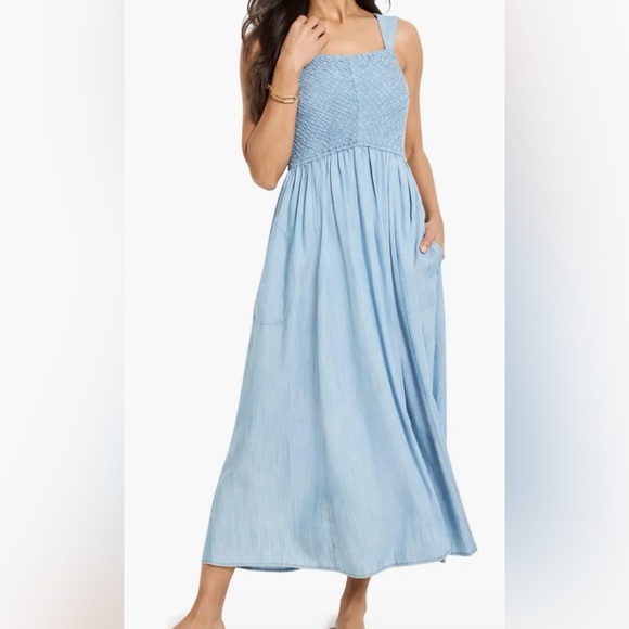 NIC+ZOE Dresses & Skirts - Nic + Zoe Sarah Smocked Chambray Sundress | size: XS | Color: Mid Wash
